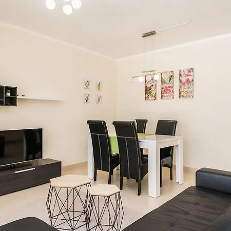 New !! 2 Bedroom טאווירה